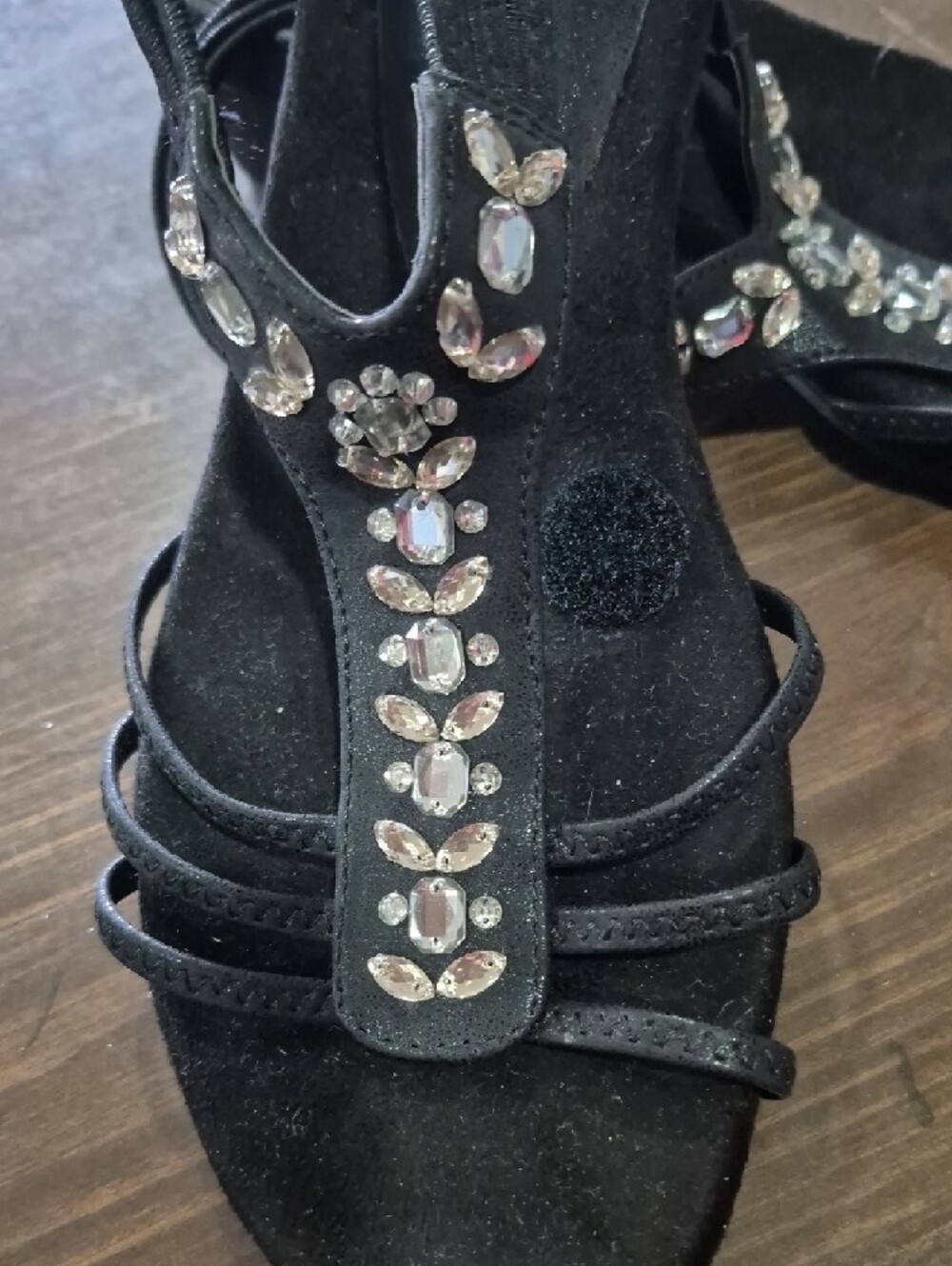 croft & barrow Black Jeweled T-Strap Sandals - Picture 7 of 10